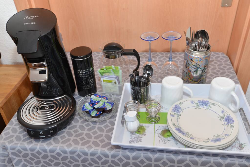 Unser "Kleines Küchen-Equipment" mit Wasserkocher und Toaster stellen wir ihnen auf Anfrage gerne zur Verfügung