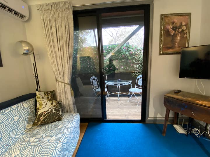 A Laverton Self Contained Studio Apartment - Laverton