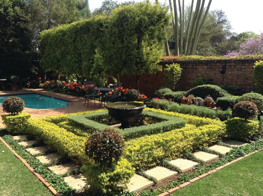 Pool/Garden View
