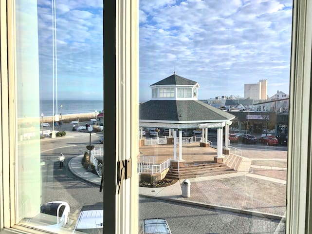 Rehoboth Ave Boardwalk/Beach Condo Unit 1