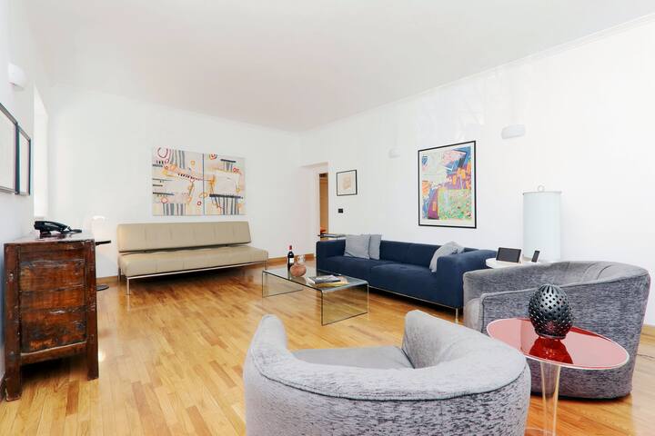 Via della Mercede – Spanish Steps gallery image 3