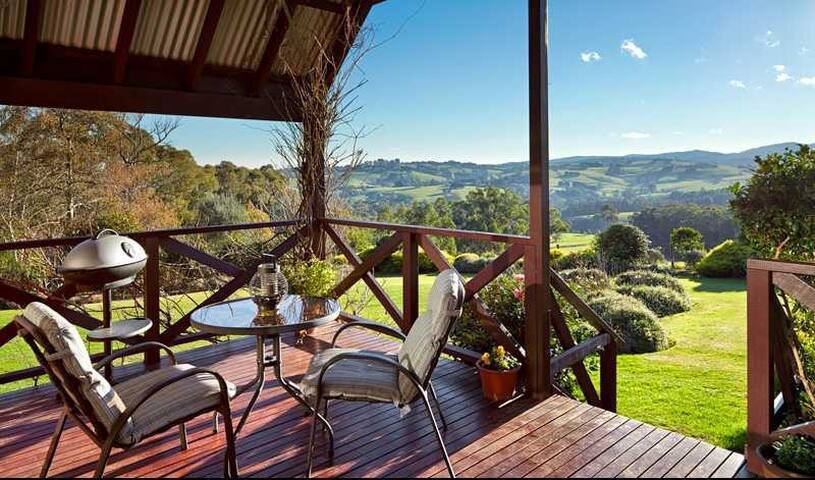 Spacious Studio with Mountain Views