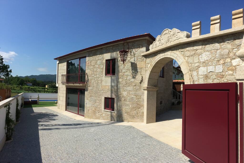 Casa do Arco Main entrance