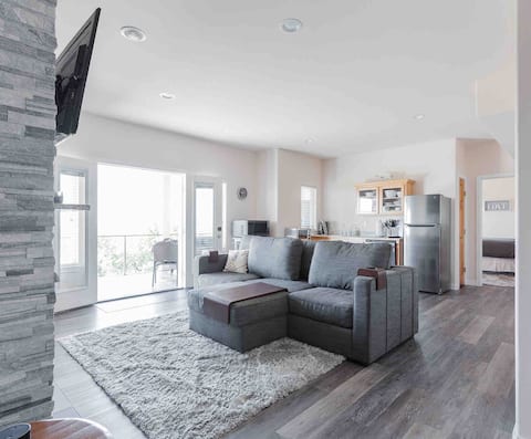 Barkley remodeled 2 bedroom with gorgeous views
