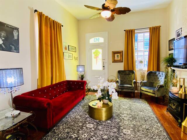 It’s about Location 1.4 miles French Quarter & 3 b