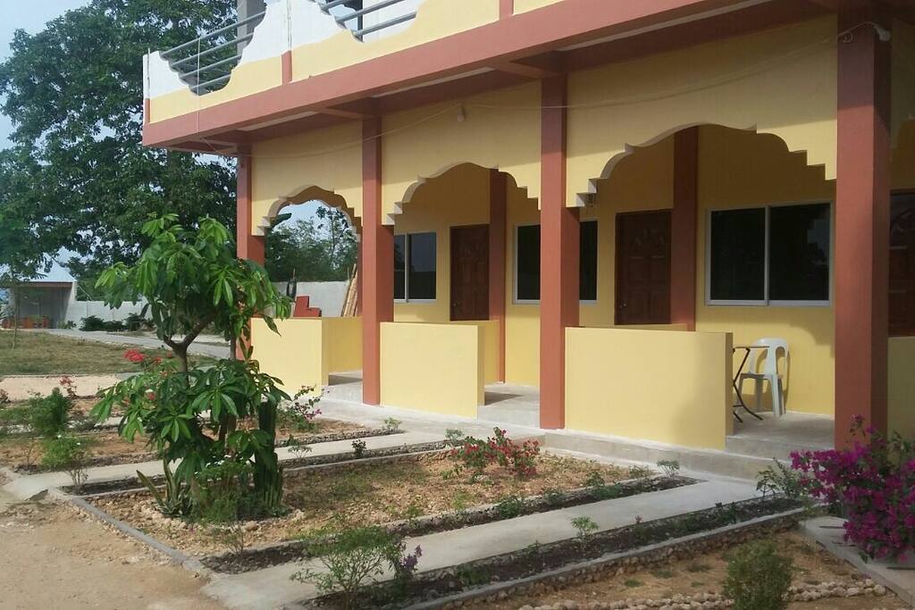 the house with the outside garden