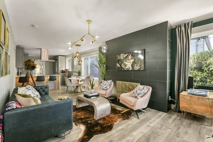 Casa Ballard-Mid-Century Modern Entire House