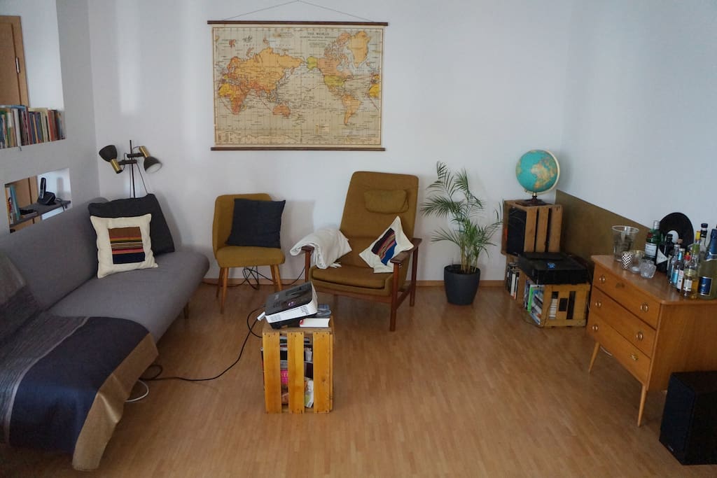 Wohnzimmer mit Schlafcouch