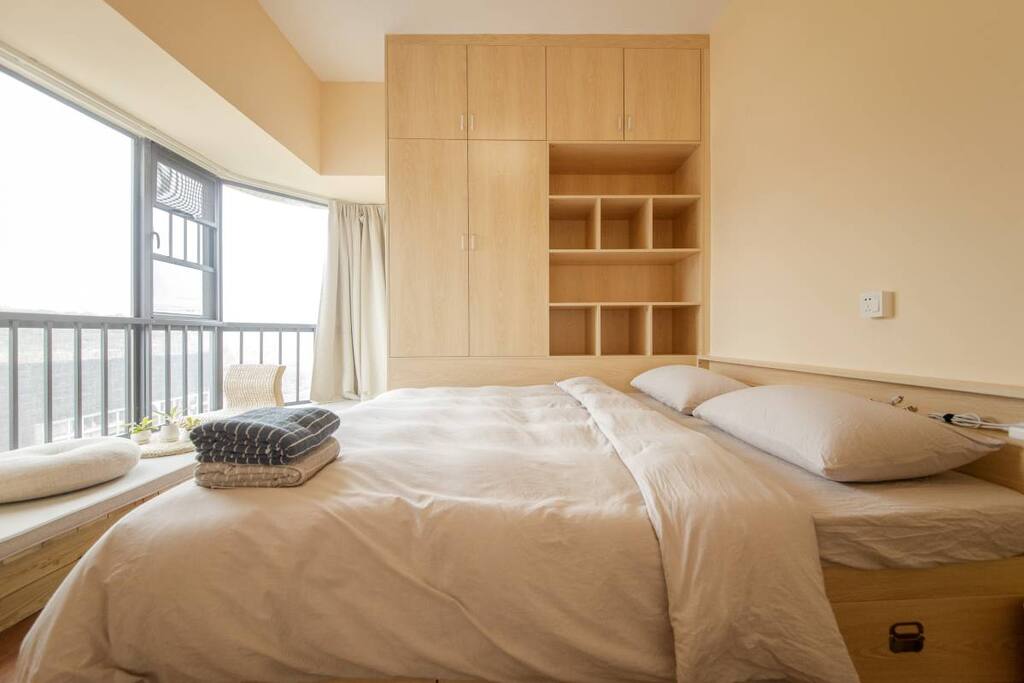 1.7m double bed,无二房,1.7m大床,共用卫生间、厨房、公共空间