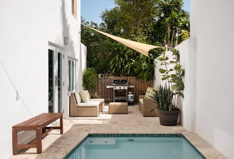 Steps to Beach, 6BR/5Bath, Pool, BBQ, Parking, Gen