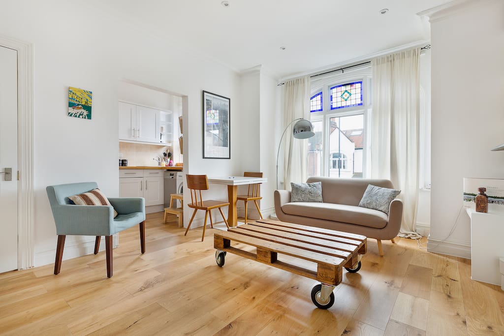 Living room (newly refurbished)