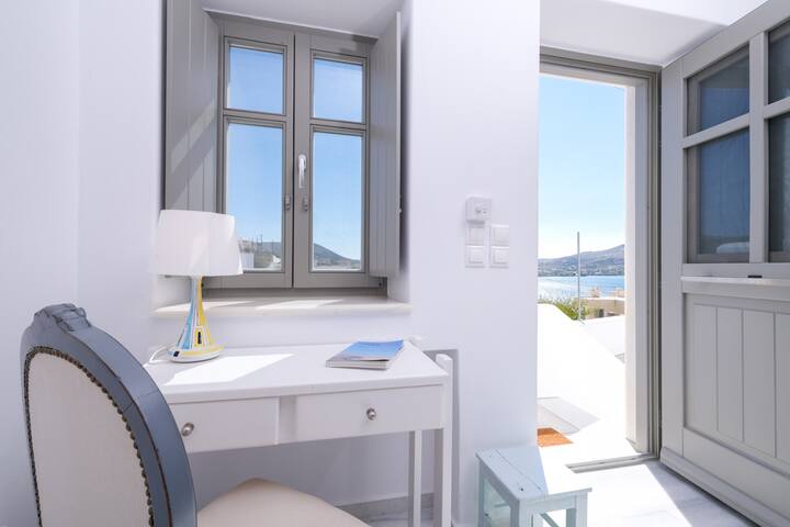 Villas Ha La Ra #3 in Naoussa by the beach