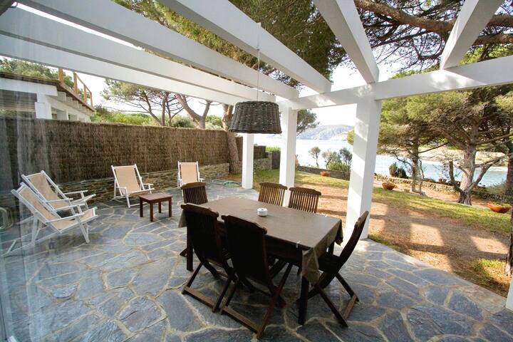 Casa para 8 personas en 1a línea de playa gallery image 2