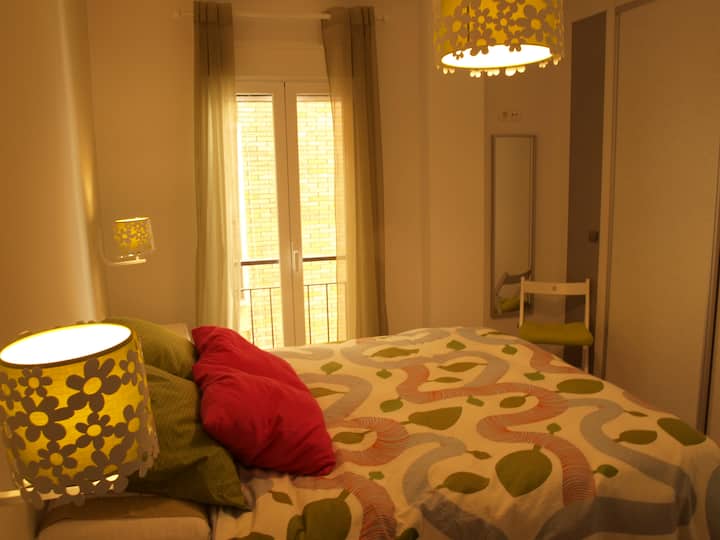 ห้องนอนสีขาว