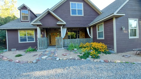 Spacious custom 4 bedroom home in Ouray County