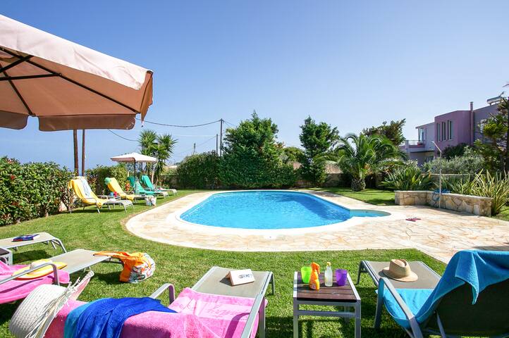 Villa Selena – Lux 4BD Garden Home w. Private Pool gallery image 3