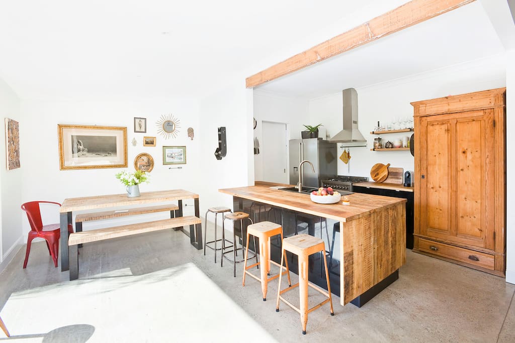open style kitchen & breakfast bar. Dining table for 8