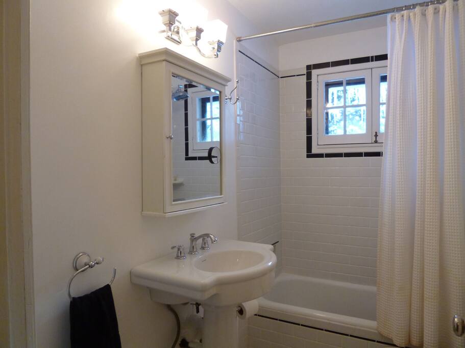 Guest Private Bath