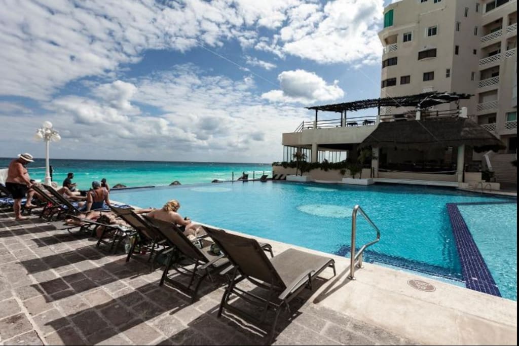 Pool zone