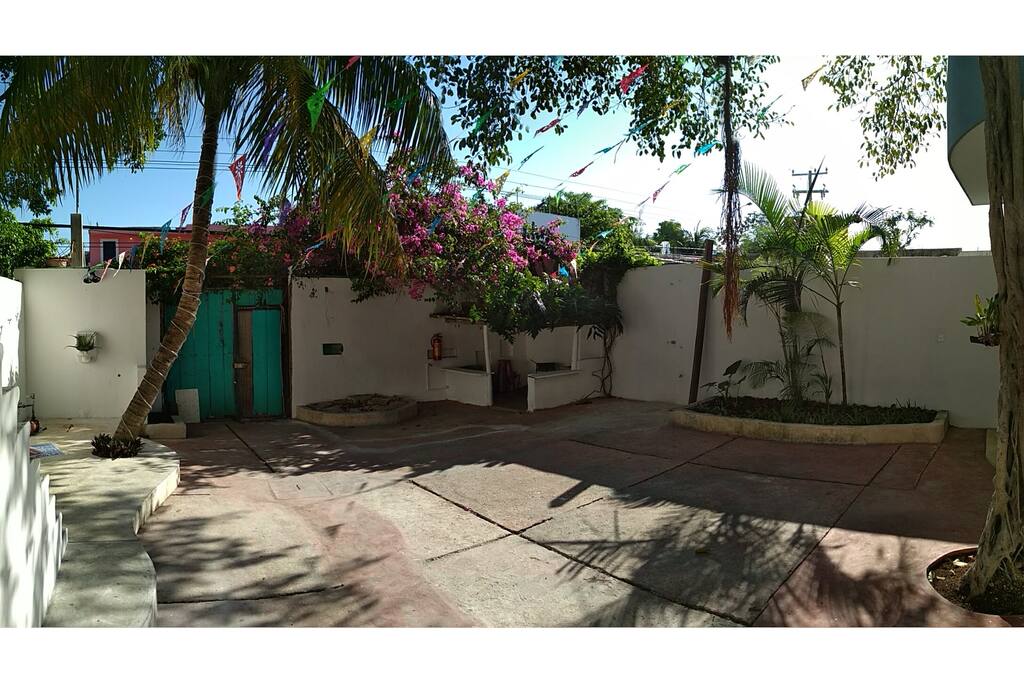 El patio de uso común, acá podras organizar una parrilla.