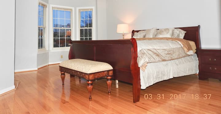 ห้องนอนใหญ่