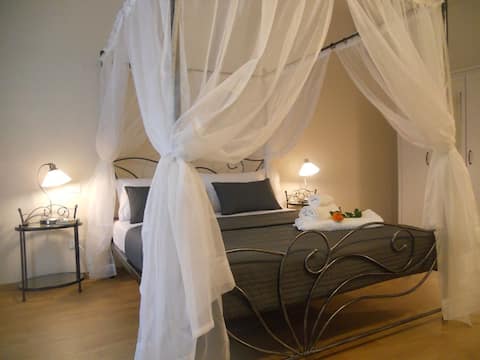 Top performing Airbnb: Suite CALLIOPE - LE MUSE, elegant and central in Pietrasanta