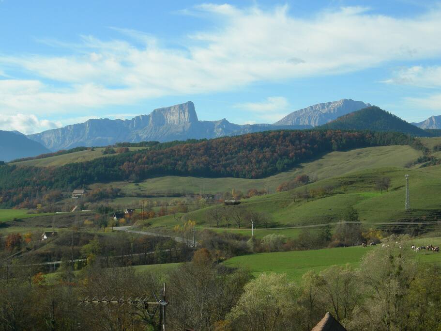 Vue du Mont Aiguille et du Vercors