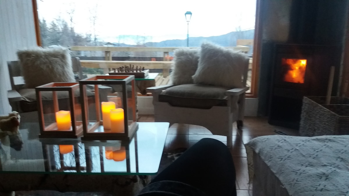 Sala de estar com vista pro vale