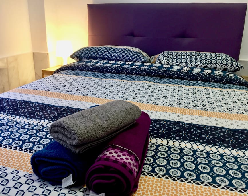 Amplio dormitorio, con cama de 1,50.