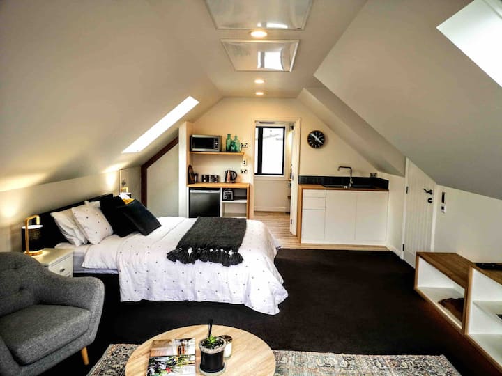 Cromwell Holiday Rentals & Homes Otago, New Zealand Airbnb