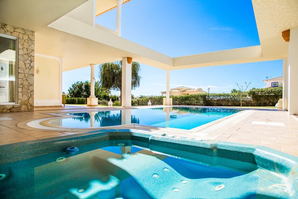 Pool and jacuzzi