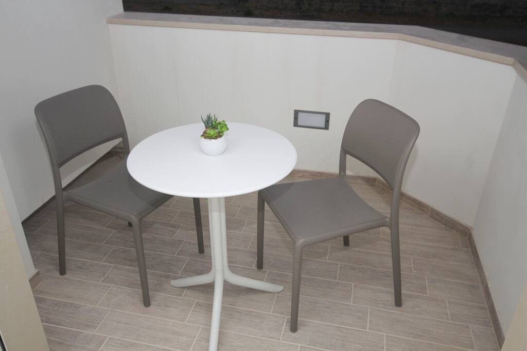 terrazzino con arredo