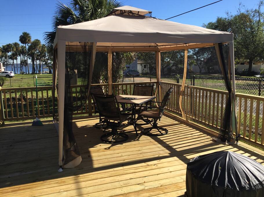 Deck eating area