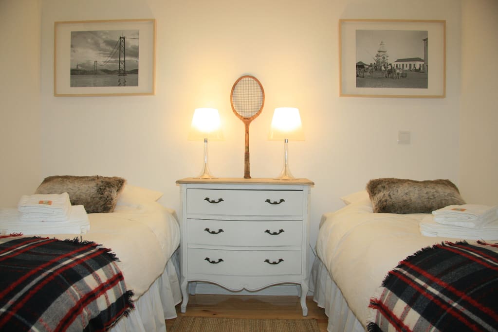 twin bedroom