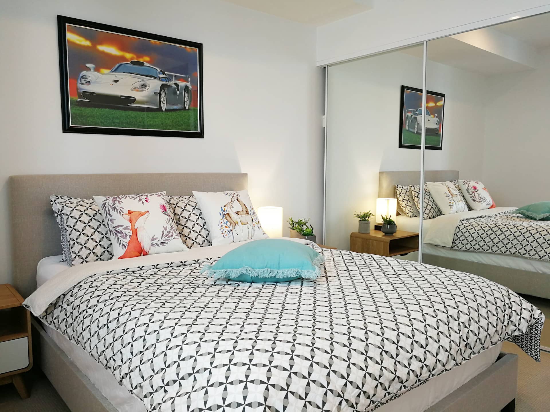 Stylish New 1BR Apt. Walk to Convention Centre
