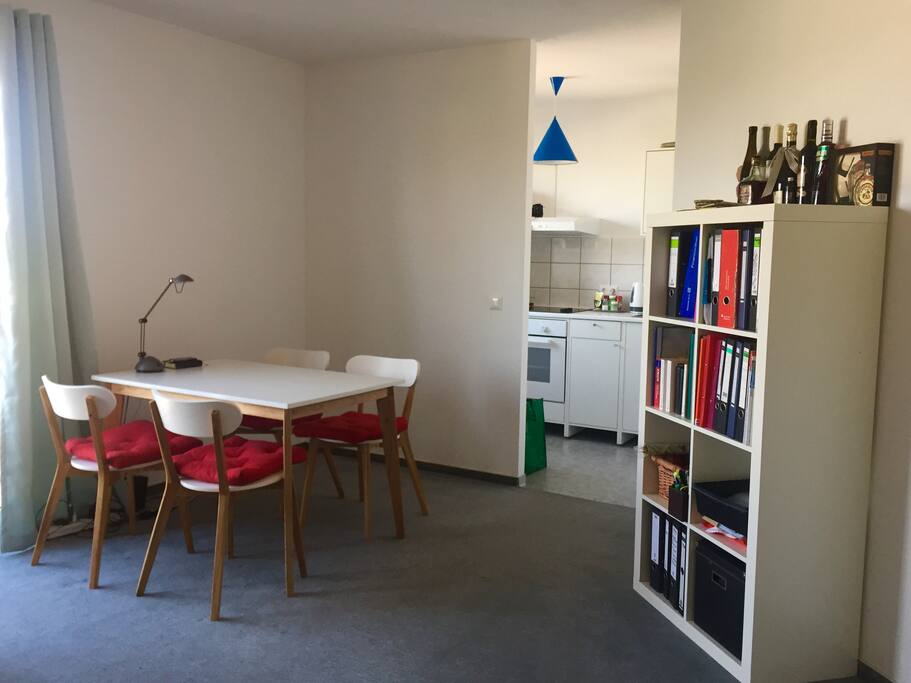 Wohnzimmer mit Esstisch
