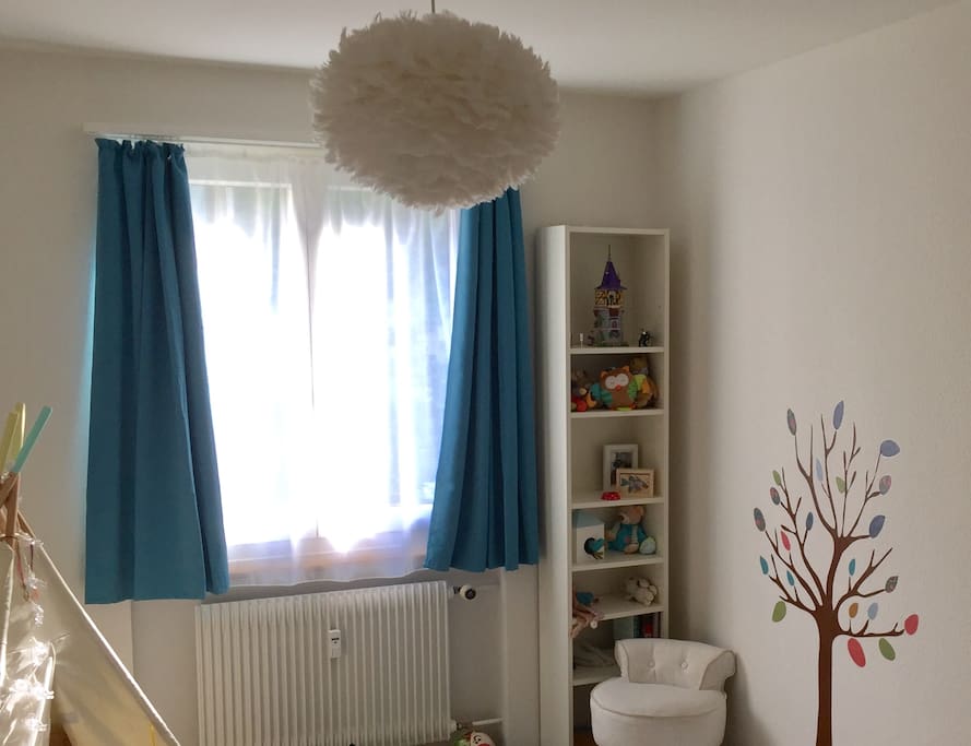 2nd bedroom