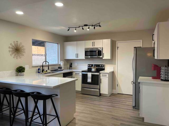 TRENDY & TRANQUIL gallery image 3