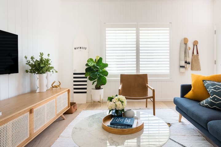 Sunfilled Getaway only minutes to the Beach & Lake