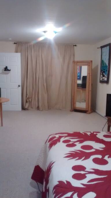 Enjoy the spacious couple's room (11'x25'). This property is only a 45 minute drive to Hawaii's Volcano National Park.