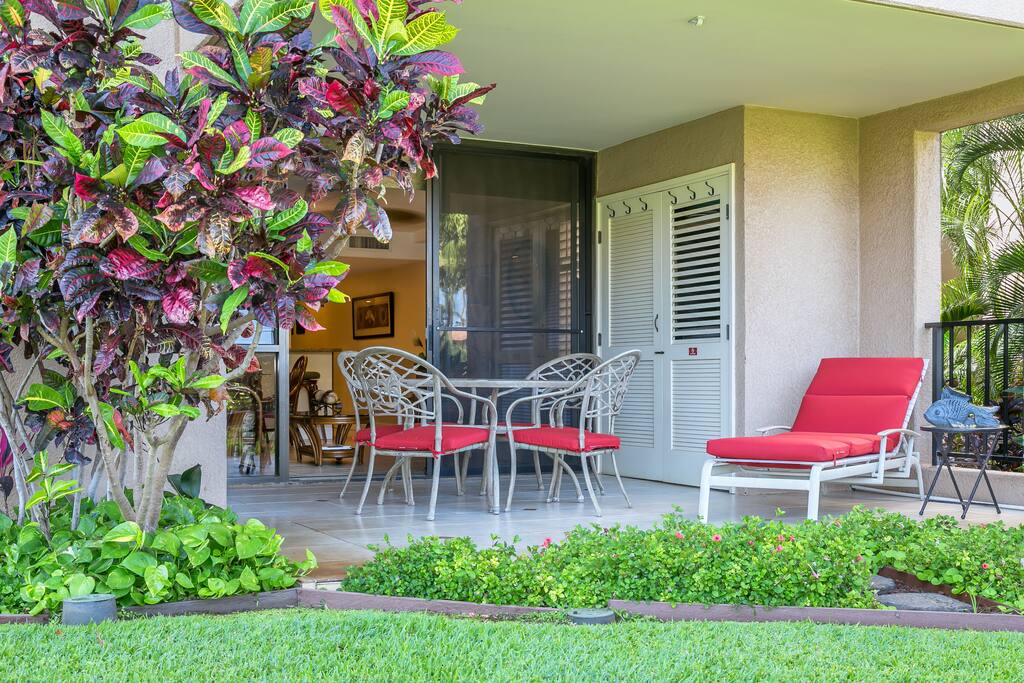 Large, Private Lanai With Chaise Lounge Chair