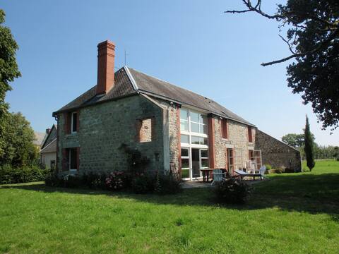 200m2 longhouse restored 3 km from the sea
