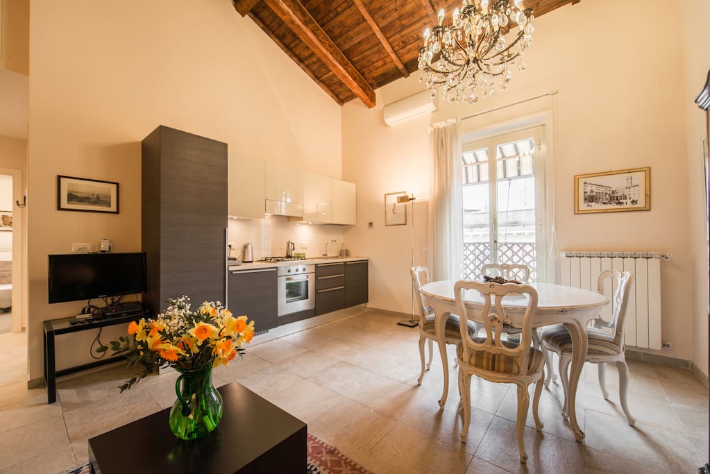 Summer, the best in Trastevere Apartments for Rent in Rome, Lazio, Italy