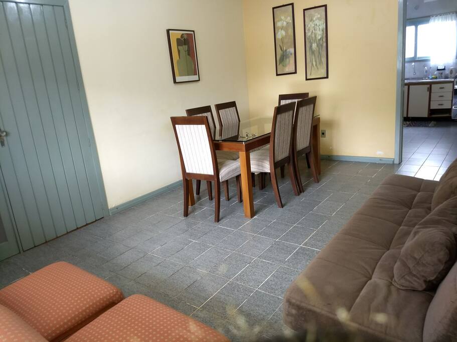 sala de outro ângulo.