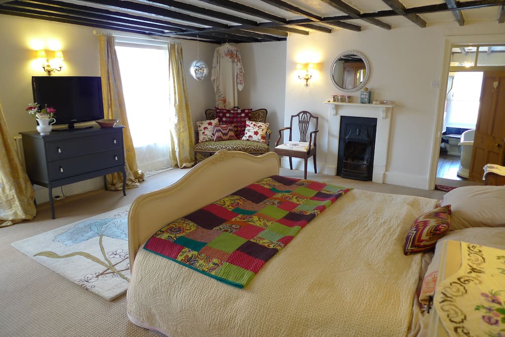 Master Bedroom . Super King Bed