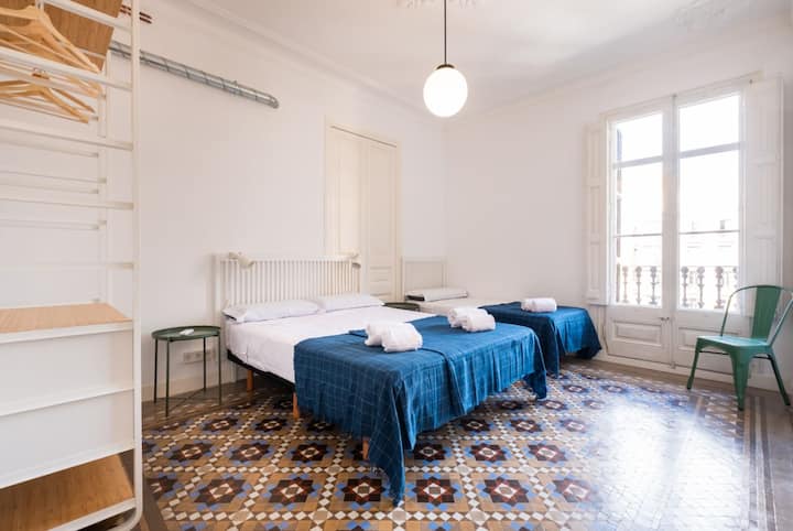 Dormitorio 2 con una cama doble y una individual