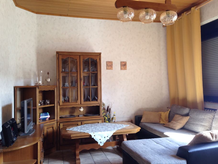 Wohnzimmer/ Living Room