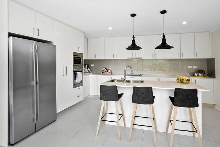 Churchpoint – Private Spacious Deep Waterfront gallery image 5