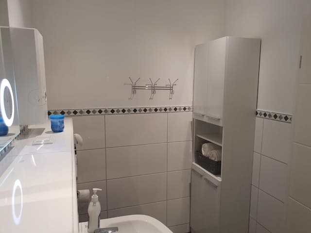 listing_image
