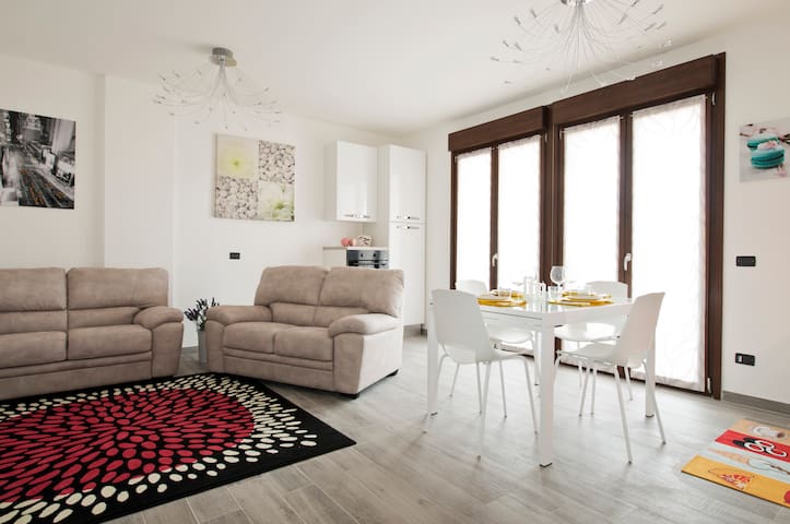 New Apartment with 4 bedrooms and 4 bathrooms